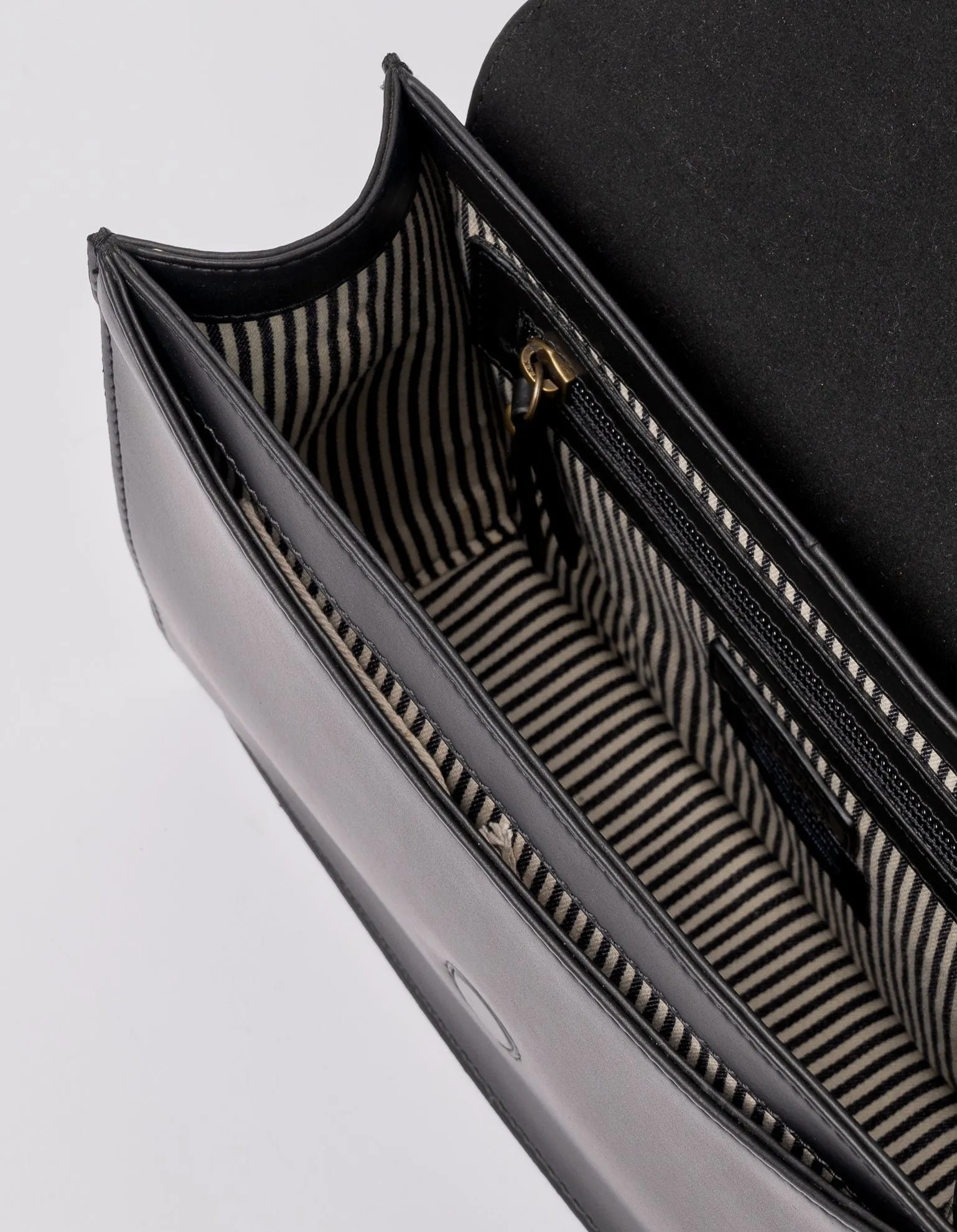 Audrey Apple Leather Vegan Crossbody | Black