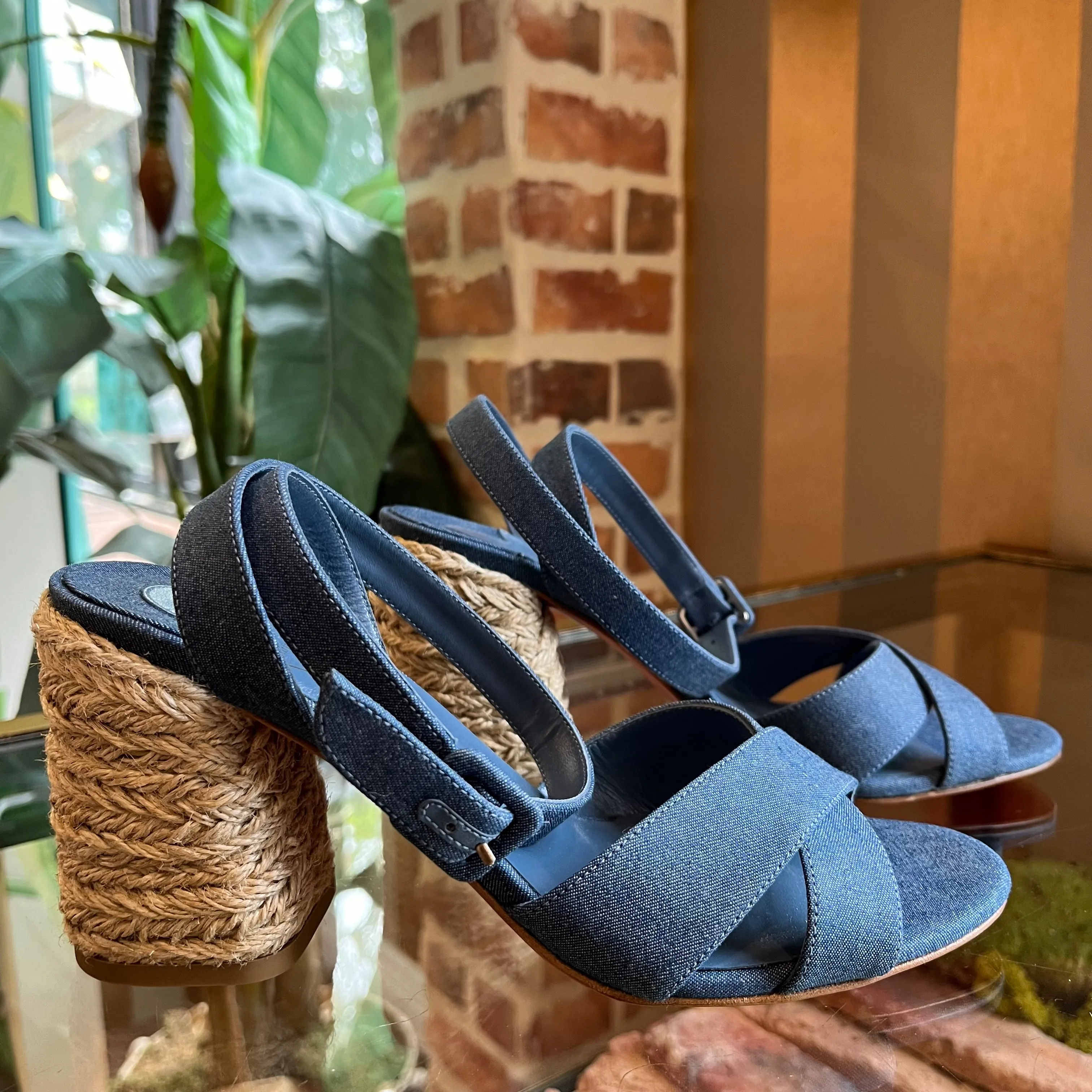 CHRISTIAN LOUBOUTIN Summer Mariza Blue SZ38