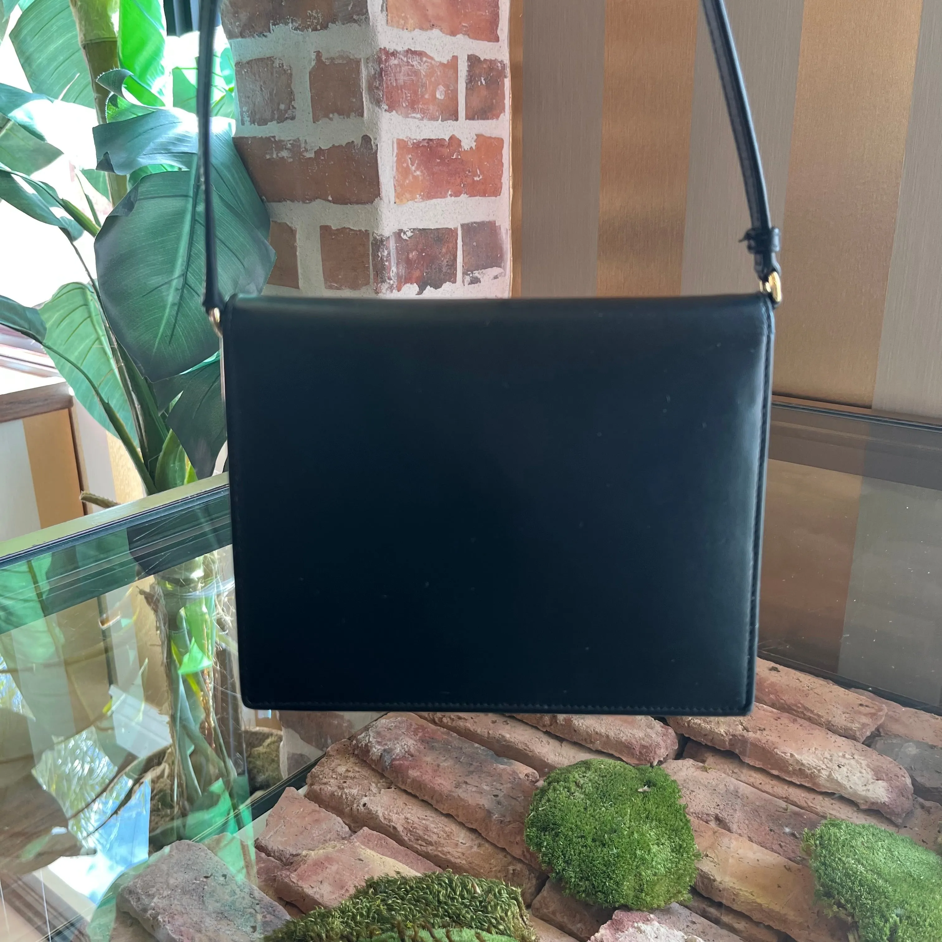 DOLCE AND GABBANA DG Logo Flap Leather Crossbody