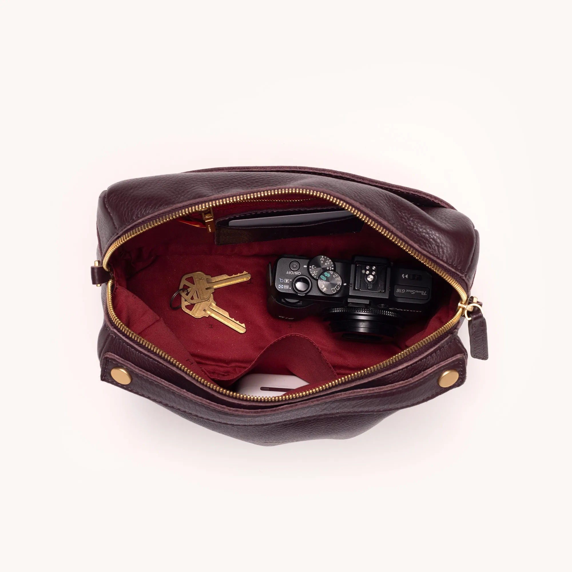 Evan Crossbody | Cabernet Pebble/Brushed Gold | Med