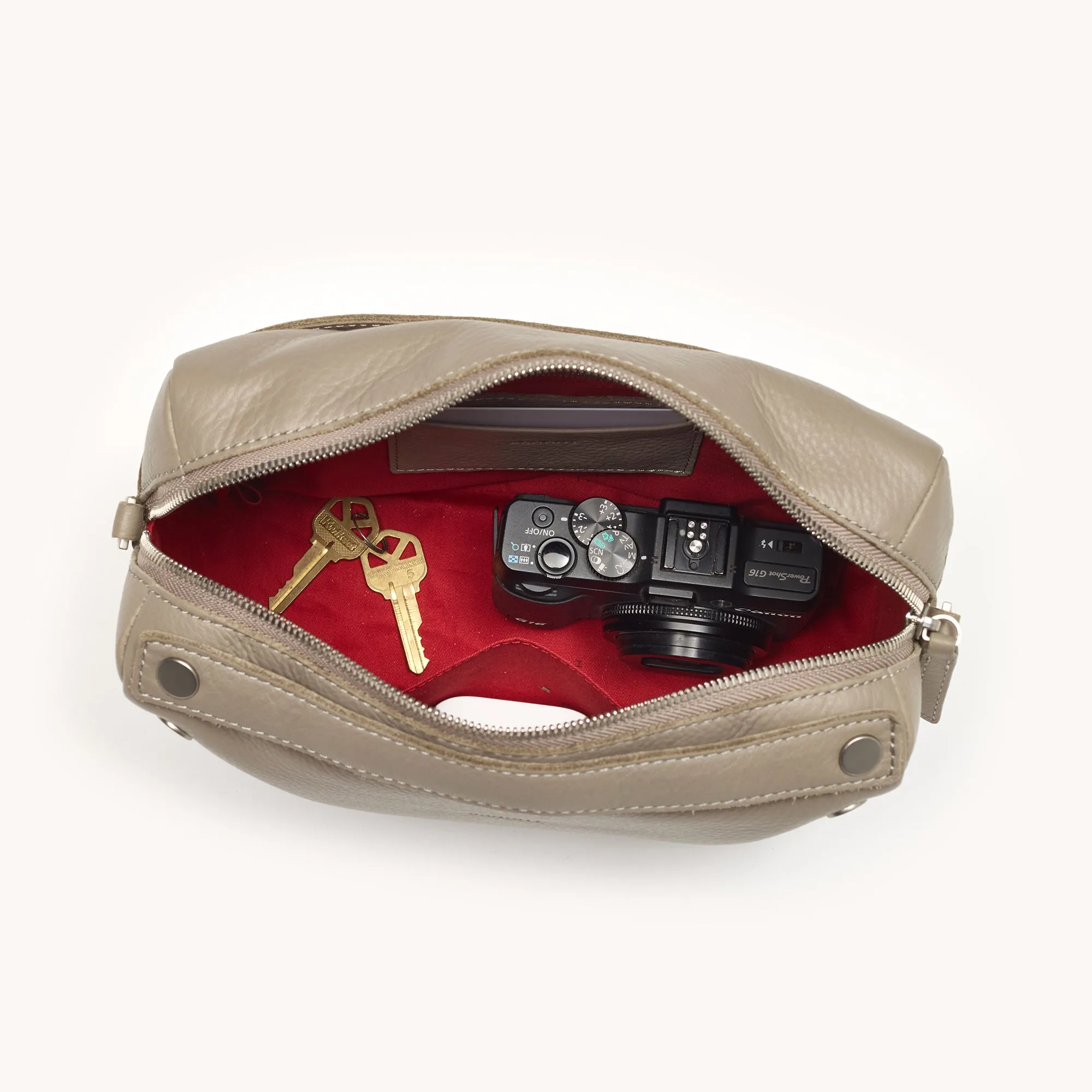 Evan Crossbody | Pewter Pebble/Brushed Silver | Med