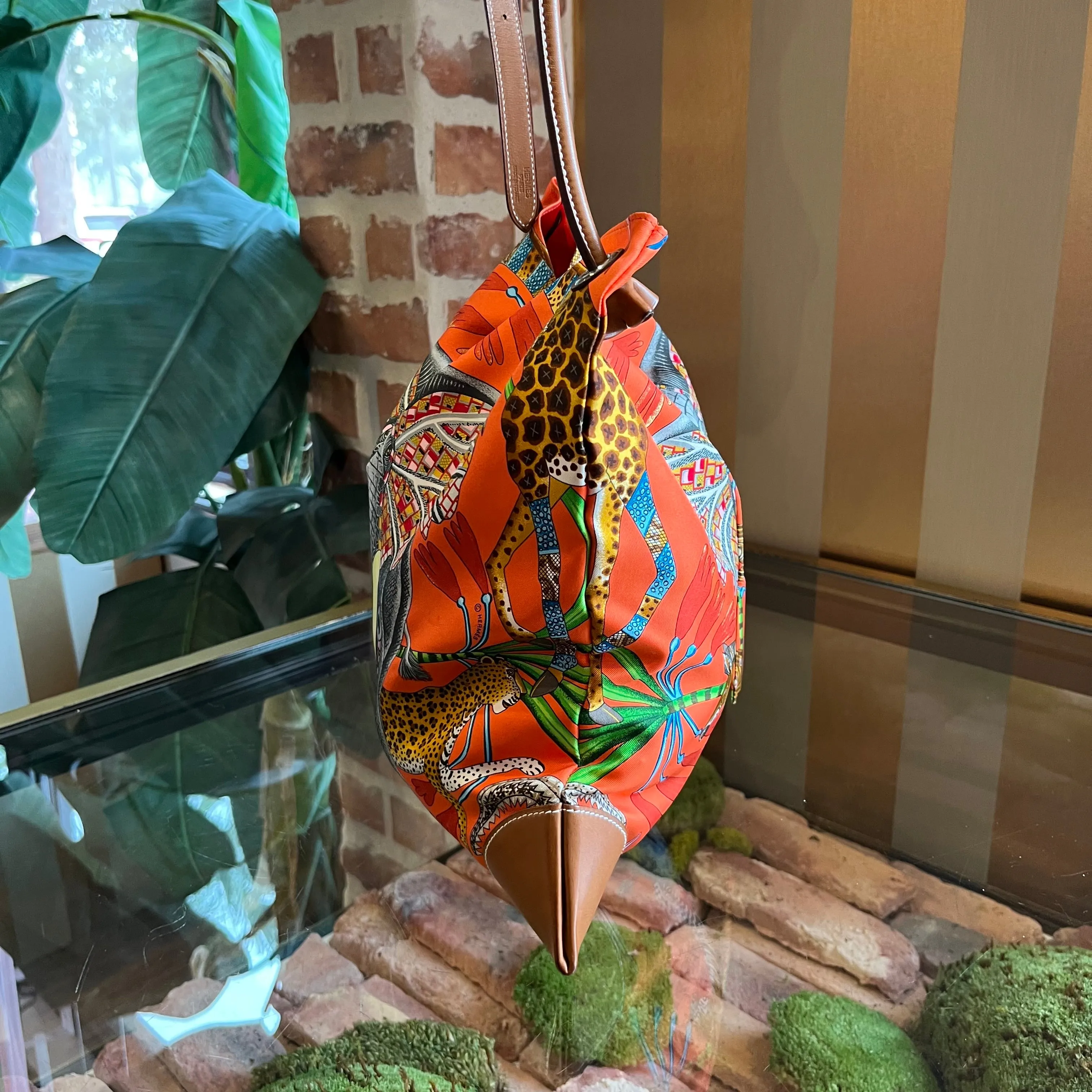 HERMES Silkycity 33 Orange Silk Crossbody