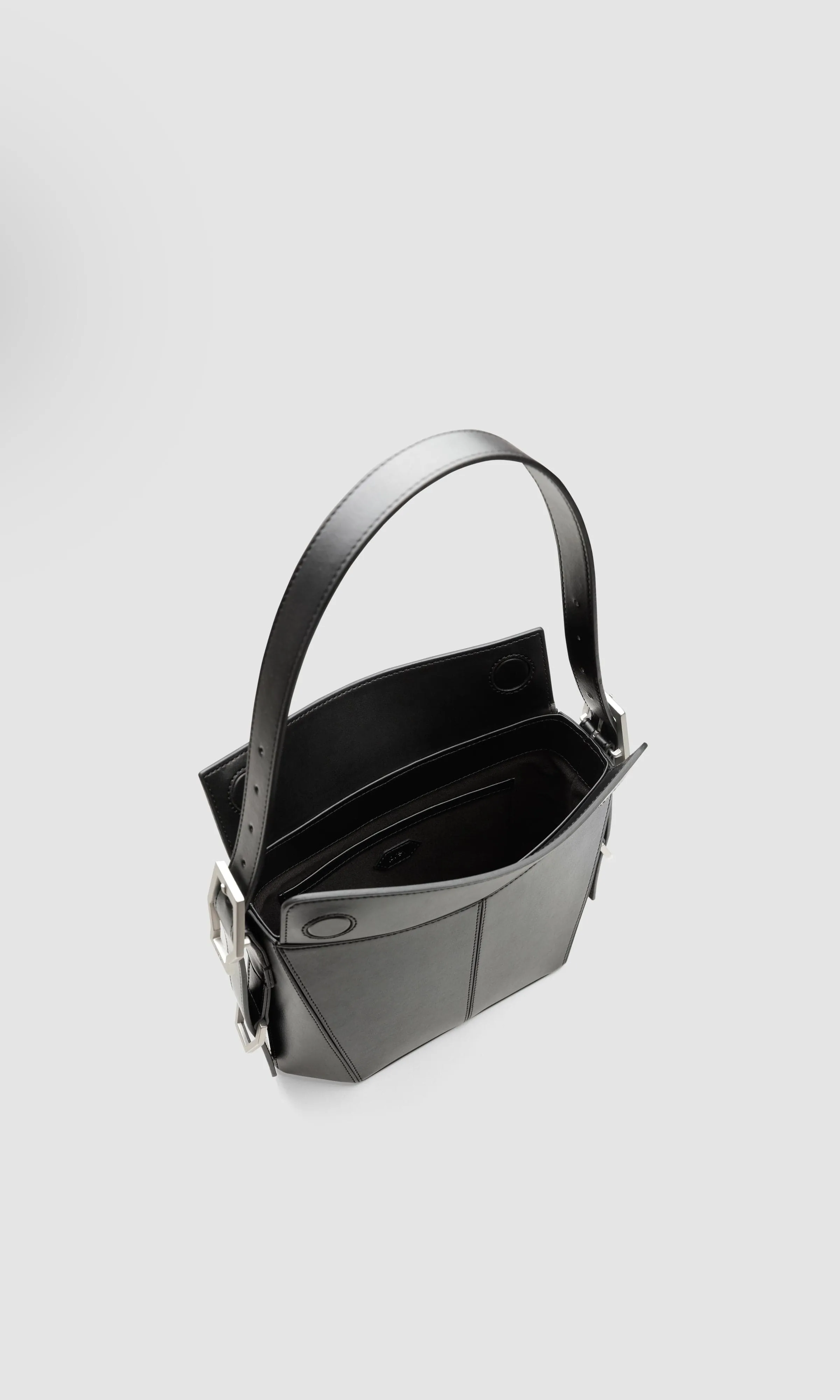 Kiara Vegan Apple Leather Shoulder Bag | Black