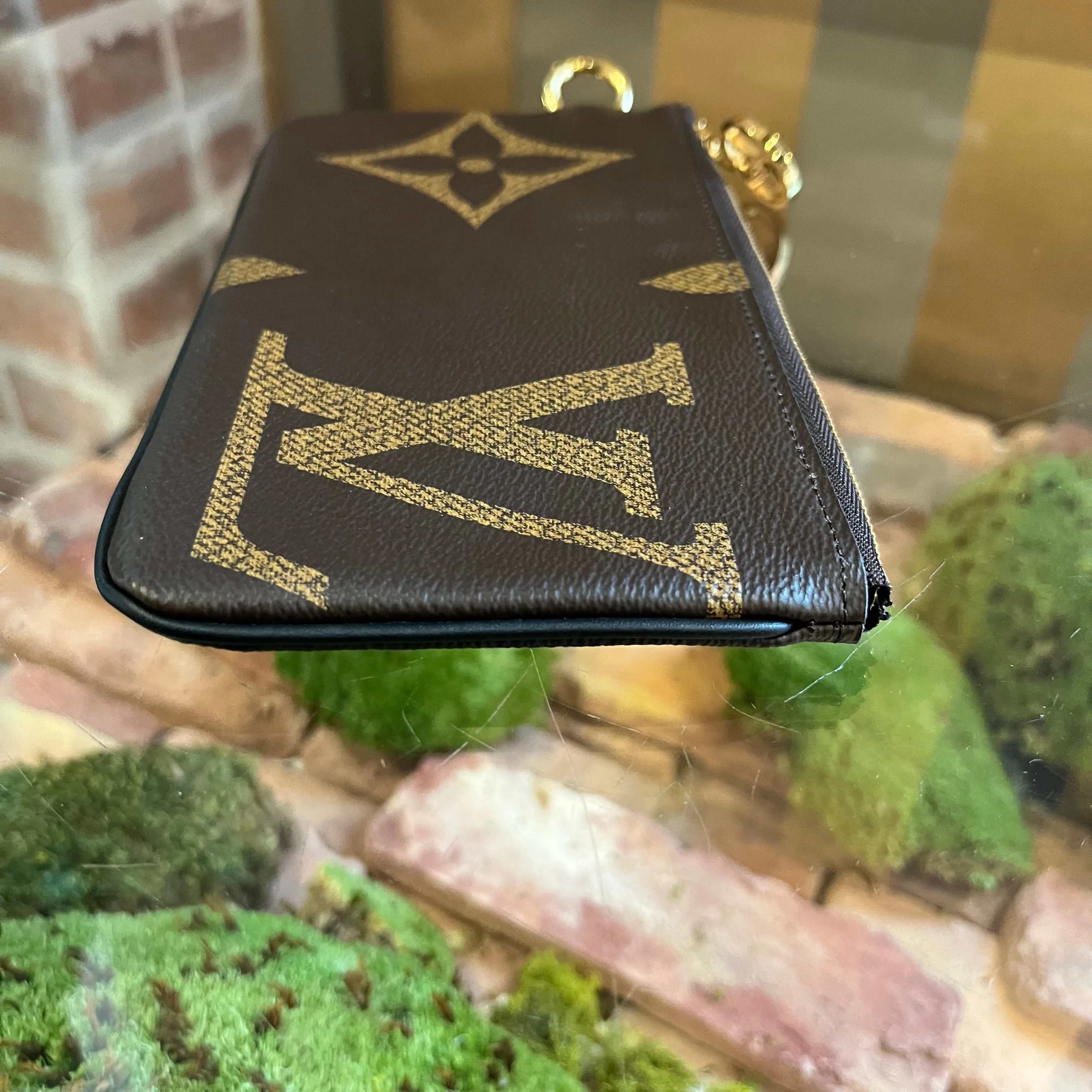 LOUIS VUITTON Giant Monogram Trio Clutch TS3963