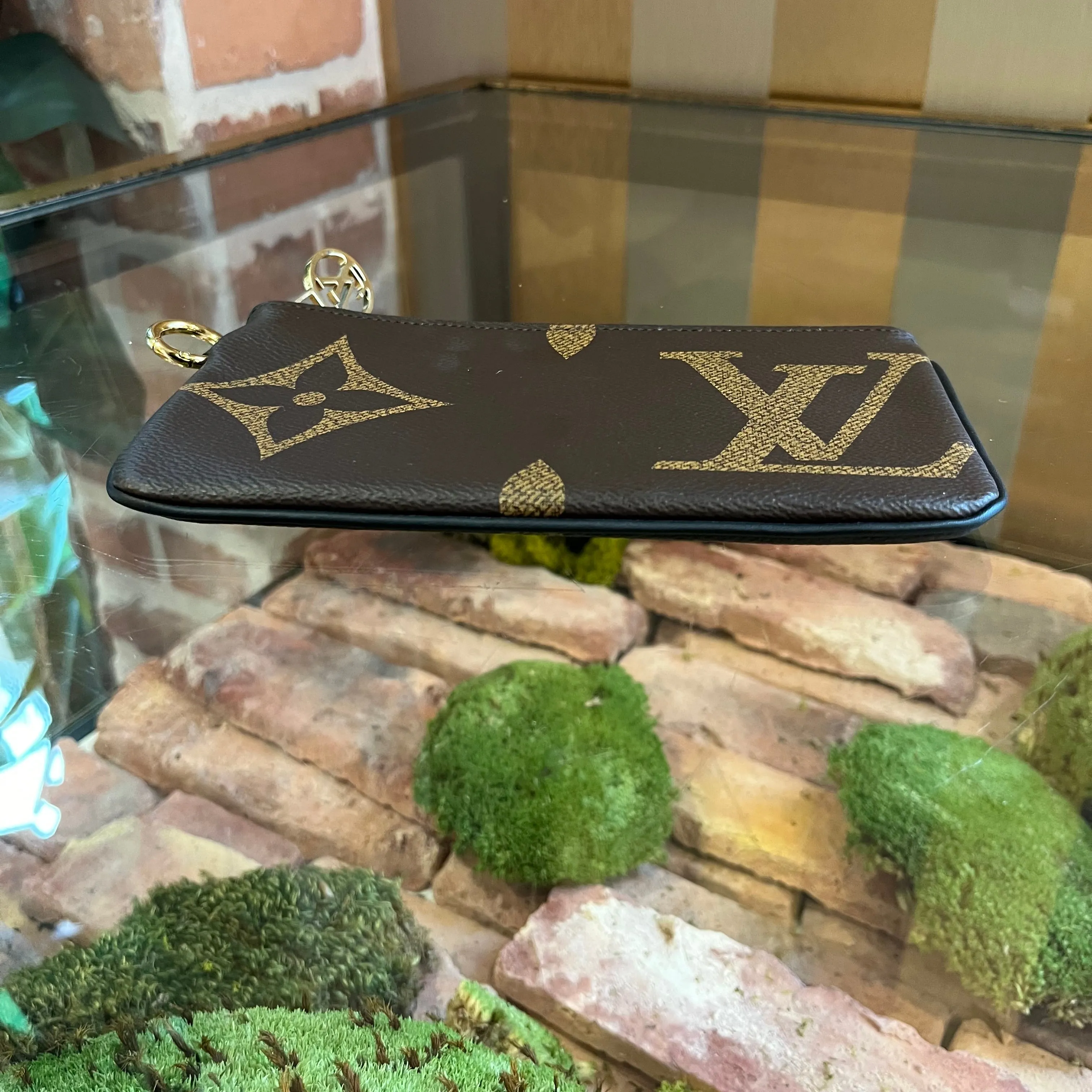 LOUIS VUITTON Giant Monogram Trio Clutch TS3963